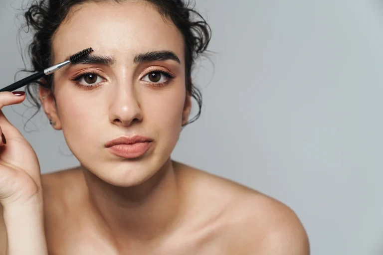 Voici comment dessiner ses sourcils comme une pro