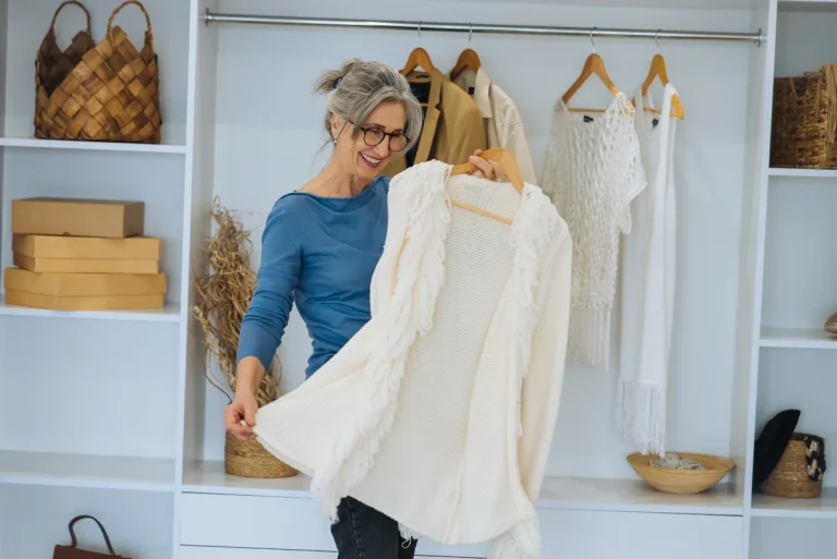 Voici comment créer ta garde-robe idéale à 50 ans