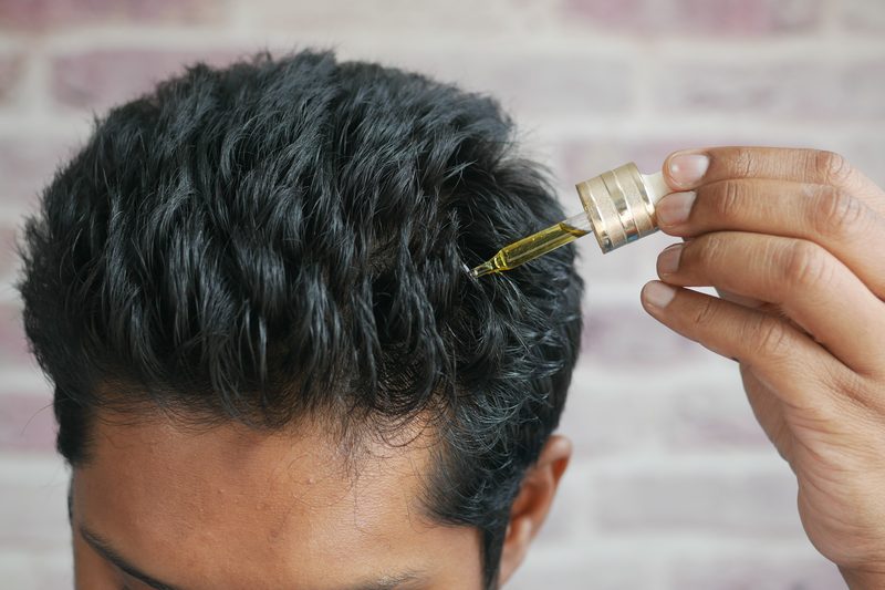 L'huile de ricin fait-elle vraiment pousser les cheveux ?