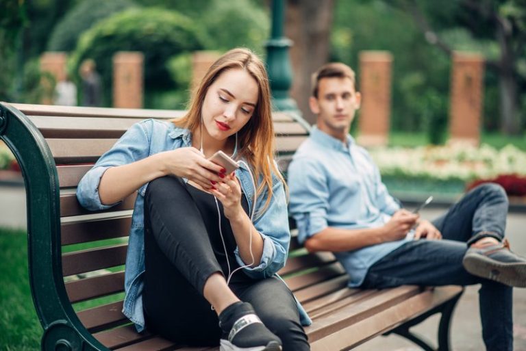 Heures miroirs, coïncidences ou messages ? Ce qu'on sait vraiment