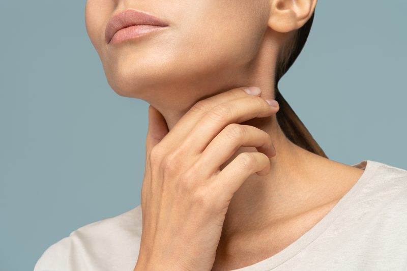Perdre son double menton sans chirurgie, c'est possible ?
